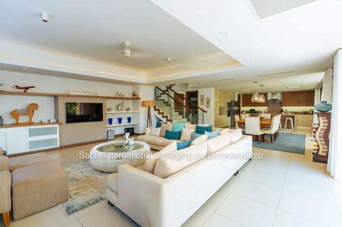 Villa PDS à vendre à Péreybère, 416m², 3 chambres, piscine privée, Vue mer, Proche Golf, Meublé.