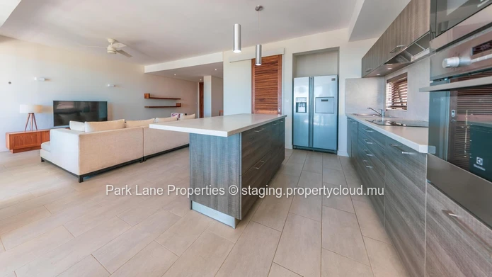 Home style apartment with magnificent sea and mountain views (Sole Mandate)