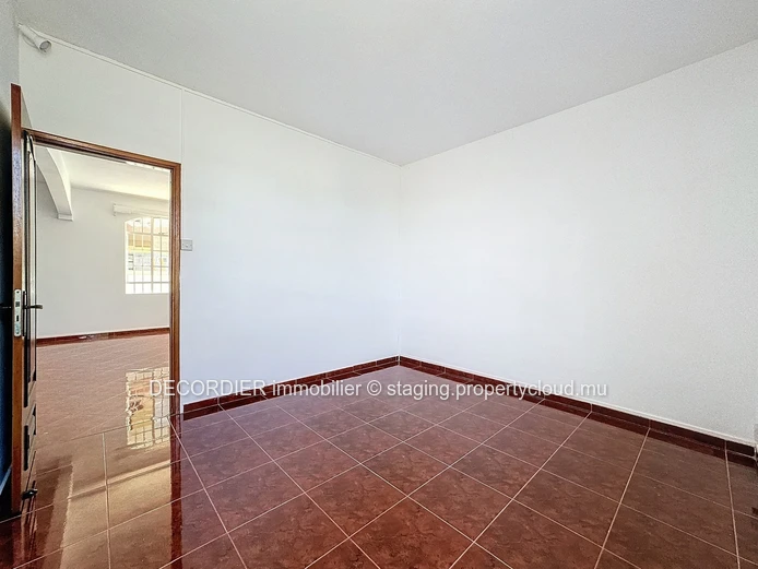 Maison spacieuse de 300 m² dans un quartier calme