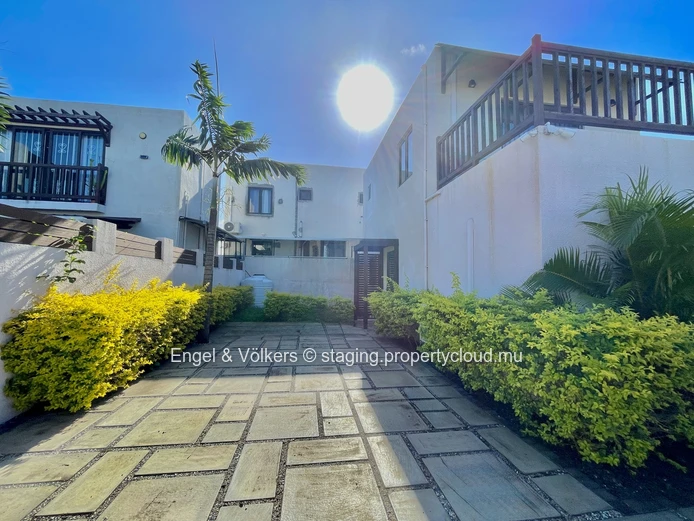 Elegant Villa in the Heart of the North - Sole