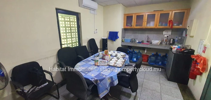 FOR SALE - A large high-end unfurnished air-conditioned office space of 619 m2 located in downtown Port-Louis.