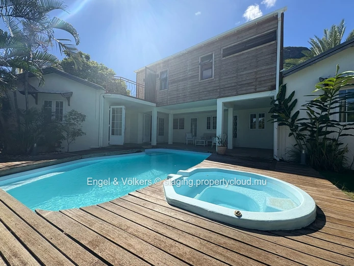 For Sale - Elegant 4-Bedroom house in Tamarin