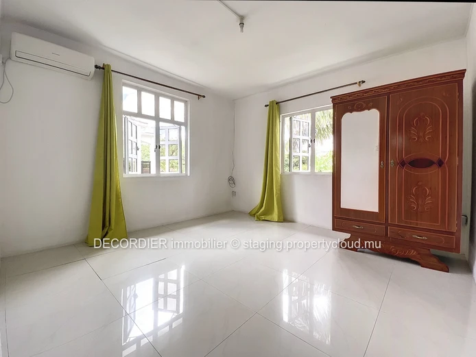 Large house composed of 4 apartments (Sole Mandate)