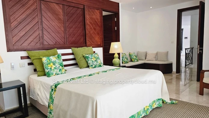 Villa of 8 bedroom at prestigious Golf Estate 