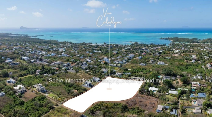"Stunning Villa PDS with Private Pool in Calodyne, 4 Bedrooms, Fitness Room, Close to Amenities 