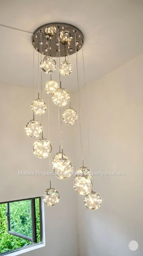 Spacious 4-bedroom house in L'Avenir on a 337 m² lot