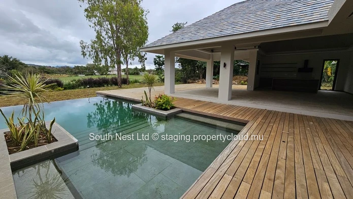 Villa neuve de 4 chambres 