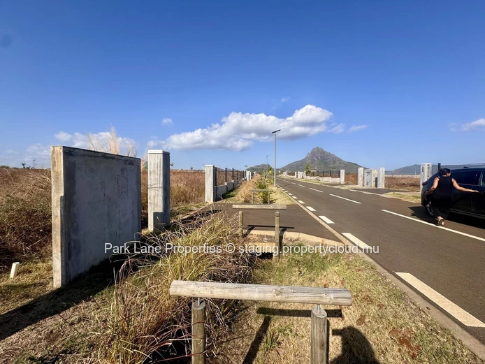 Terrain résidentiel à vendre à Cascavelle, 567m², cahier des charges, Rs.