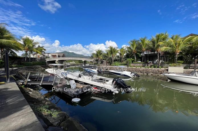 3 Bedroom , newly renovated apartment in La Balise Marina