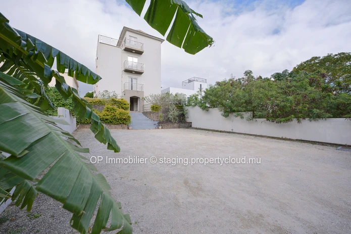Apartment building for sale