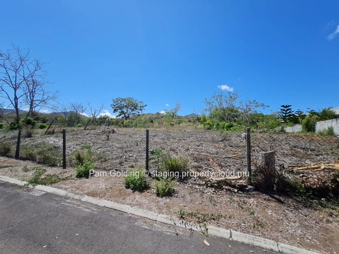 Generous parcel of land for sale in Black RIver