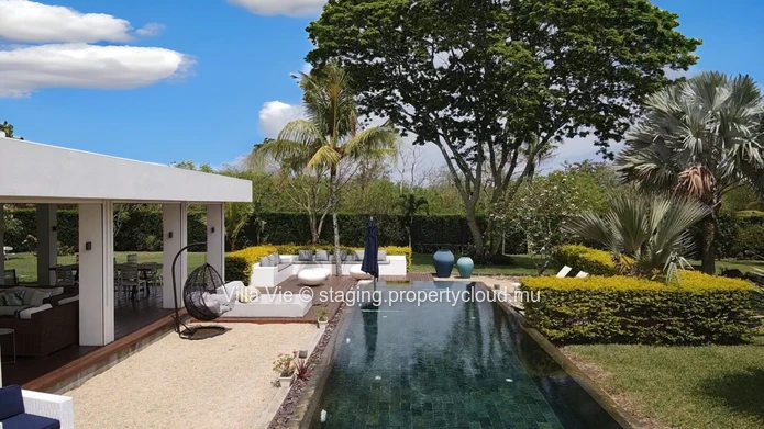 Élégante villa de 4 chambres avec bureau/studio, et piscine privée