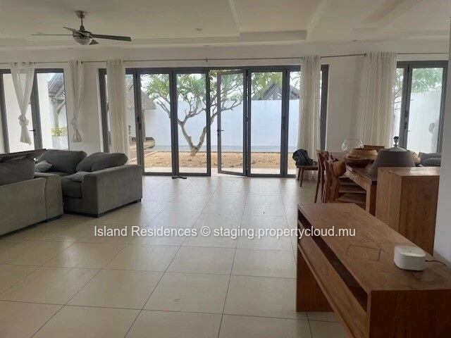single storey house with 3 bedrooms, pool and parking in a secured residence