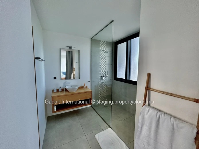 Contemporary 4-Bedroom Villa with Private Pool and Sea View – Akasha Estate, Tamarin