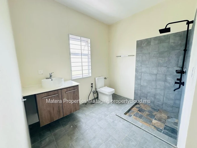 Stunning 4-Bedroom Villa with Private Pool in Péreybère.
