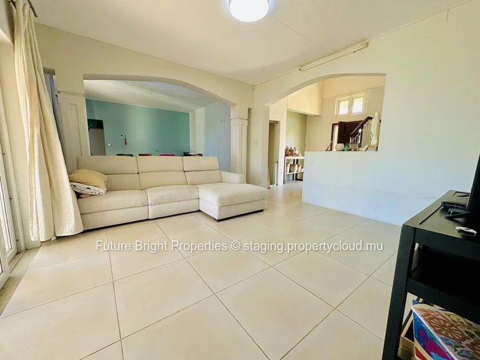 Spacious Family Home in a Peaceful Morcellement – Just Minutes from Jumbo Riche Terre!