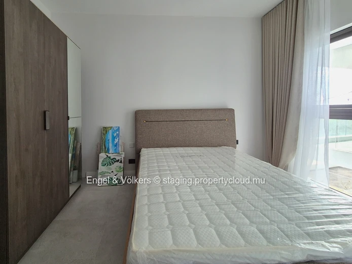 Modern first floor apartment for long term rent