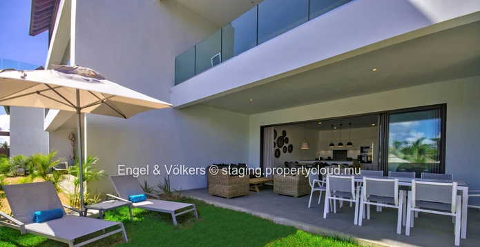 Luxury ground floor apartment Near the Beach