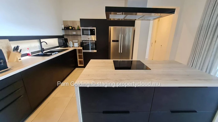 Beachfront Apartment for Sale in Pereybère 