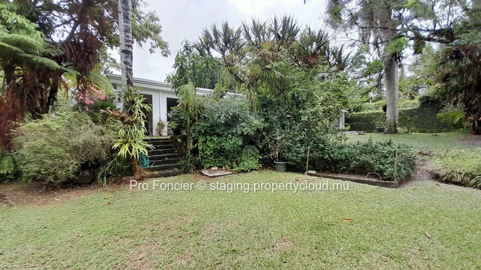 For sale  in a very good region of Vacoas