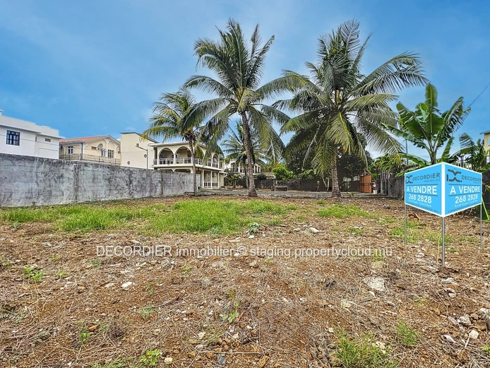 Large house composed of 4 apartments (Sole Mandate)