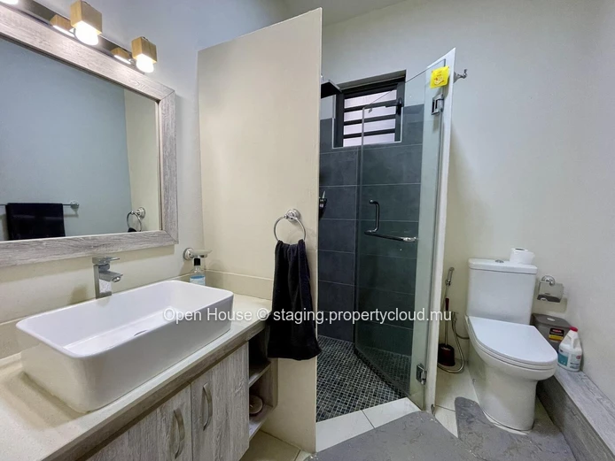 Appartement meublé 3 chambres à louer à Flic en Flac avec piscine