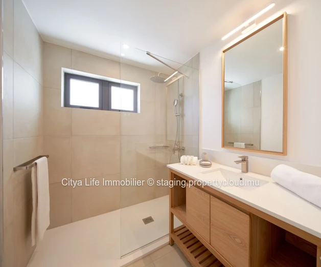 Magnifique Appartement REZ+2 à vendre à Pointe aux Canonniers, 131m², 3 chambres, piscine commune, proche écoles, par...