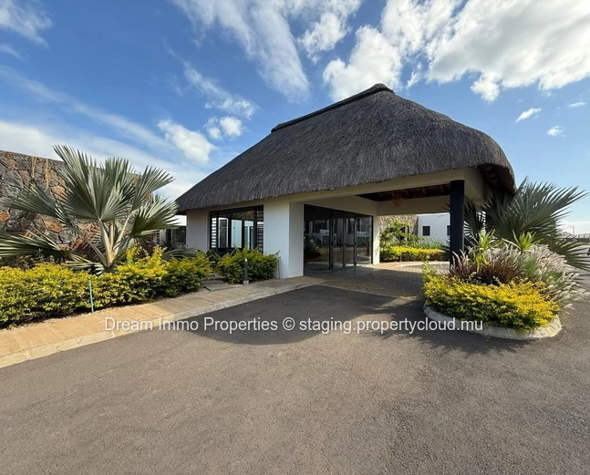 Superb Apartments With Sea Or Mountain Views Within A Beachfront Residence - Mauritius