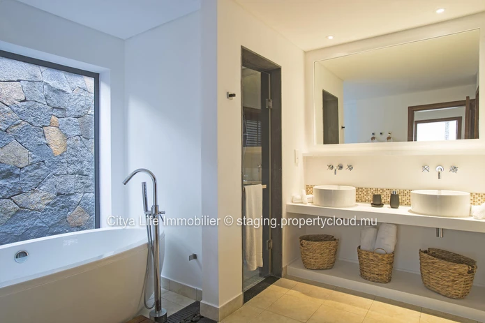 Luxurious Villa with Private Pool in Bel Ombre - Beau Champ Area - 316m² Living Space - 3,385m² Land - €