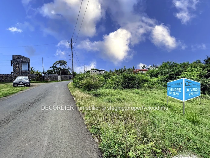 Large residential plot near the beach