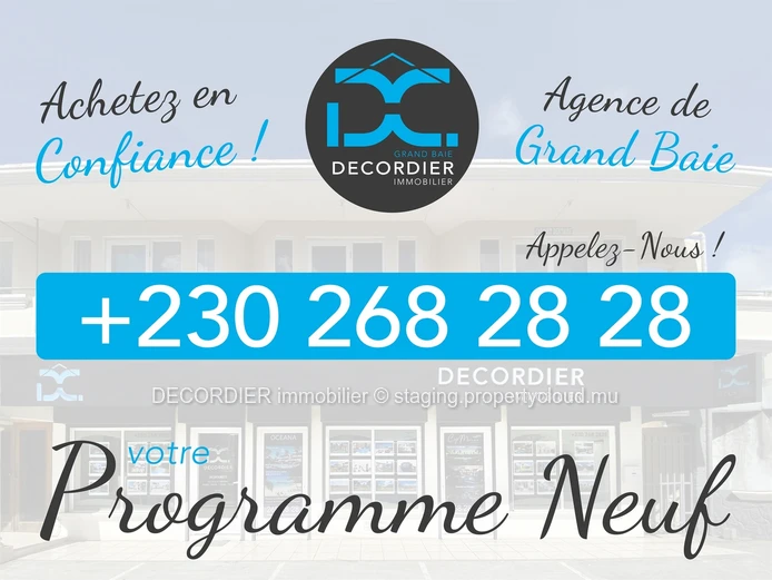 Penthouse with beach access and hotel services, accessible to foreigners.