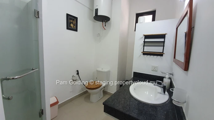 Appartement au rez-de-chaussée près de la plage.