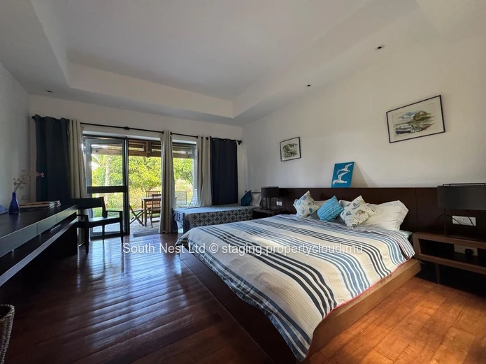 Exceptional villa in the heart of a private estate