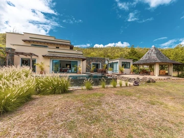 5 Bedroom Villa