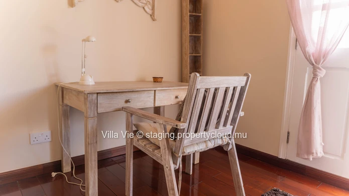 Beau Plan - Spacious 5-bedroom colonial house with swimming pool and big garden