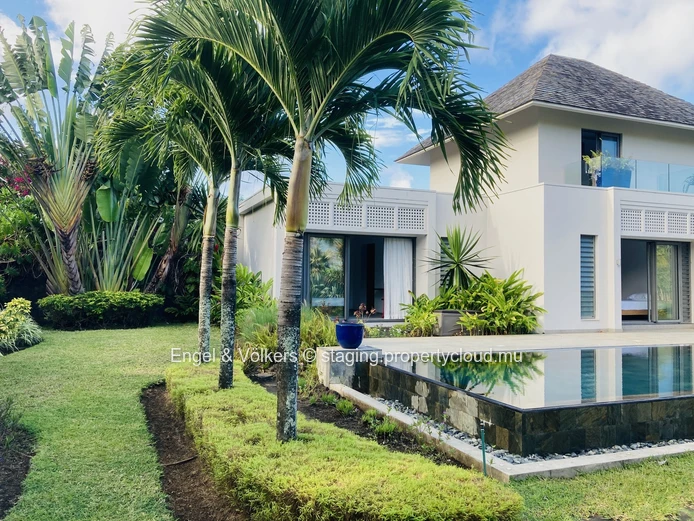 A beautiful home on the fairway