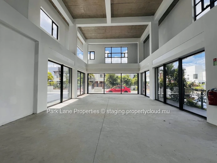 Modern Commercial Unit in the heart of Ebene