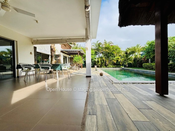RES VILLA for sale in Grand Baie# Exclusive estate # 3 bedrooms, 2 en suite, private pool. Accessible to foreigners.