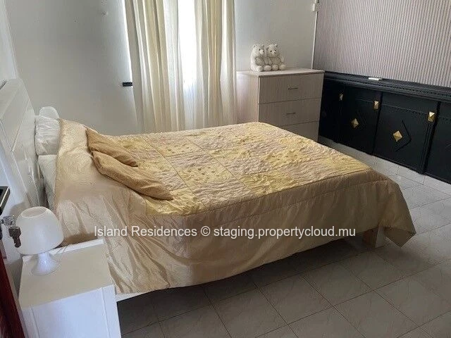 Spacious 3 bedroom apartment with a large covered terrace