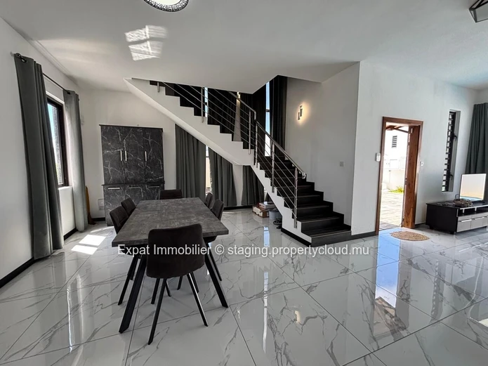 2-Bedroom Detached Villa for Rent – Pereybere, Peaceful Residential Setting