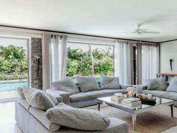 6 Bedroom Villa