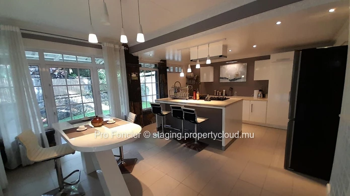House for sale in Curepipe - Fully equipped and furnished. (Sole Mandate)