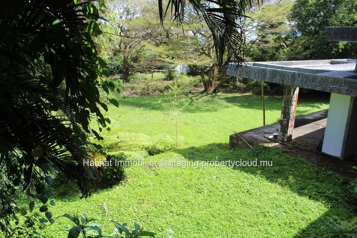FOR SALE - House to be completed from 836 m2 in Floréal. 