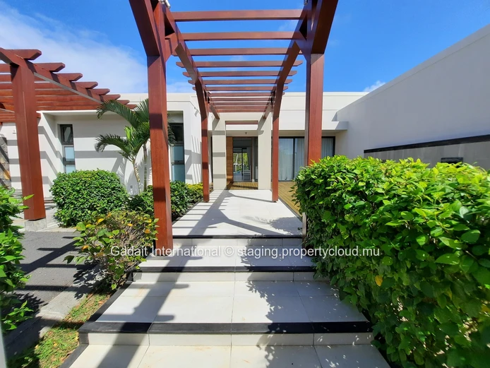 Superb villa for Rent - 4 bedrooms with Golf View | Anahita Beau Champ
