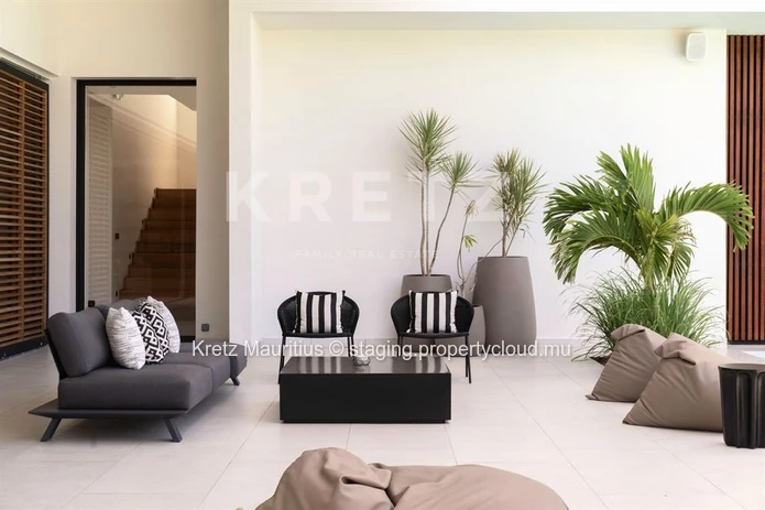 Exceptional golf-front villa, designed for entertaining
