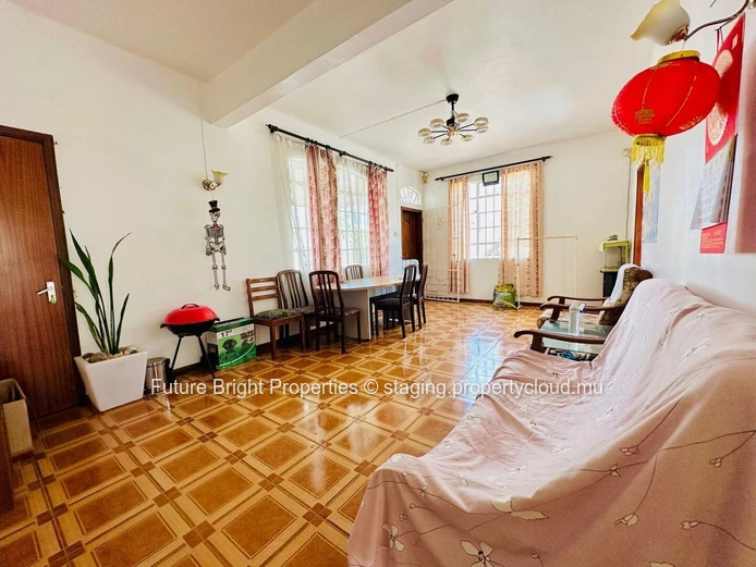 Spacious House , ideal for two Families!