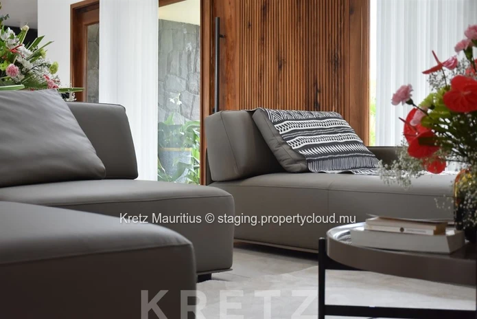 Contemporary 3-bedroom villa with 5-star hotel-style access
