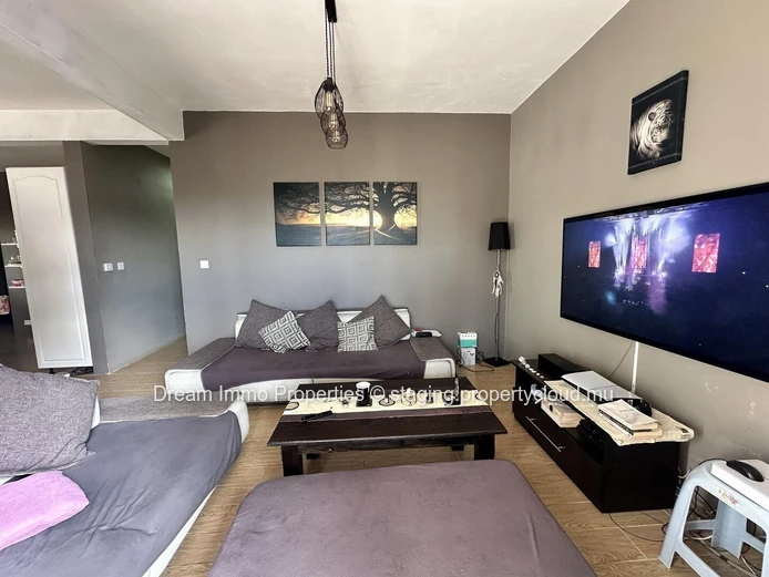 Spacious House With Mountain View & Close To Amenities In Coromandel - Mauritius