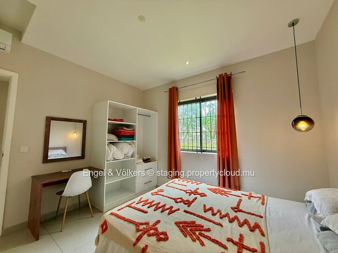 Beautiful Ground Floor Beachfront Apartment