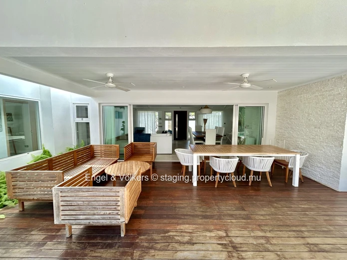 Exceptional Luxury Home for Sale – Secure Residence Near Amenities
